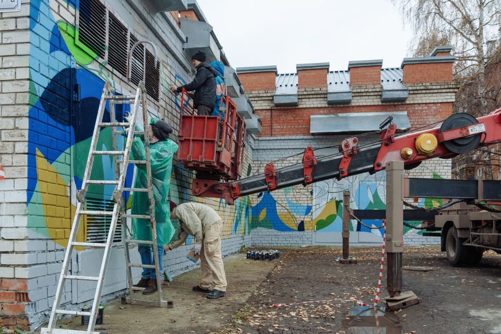 Команда &laquo;Связь&raquo; в процессе работы: Роман, Павел, Виктор и Евгений