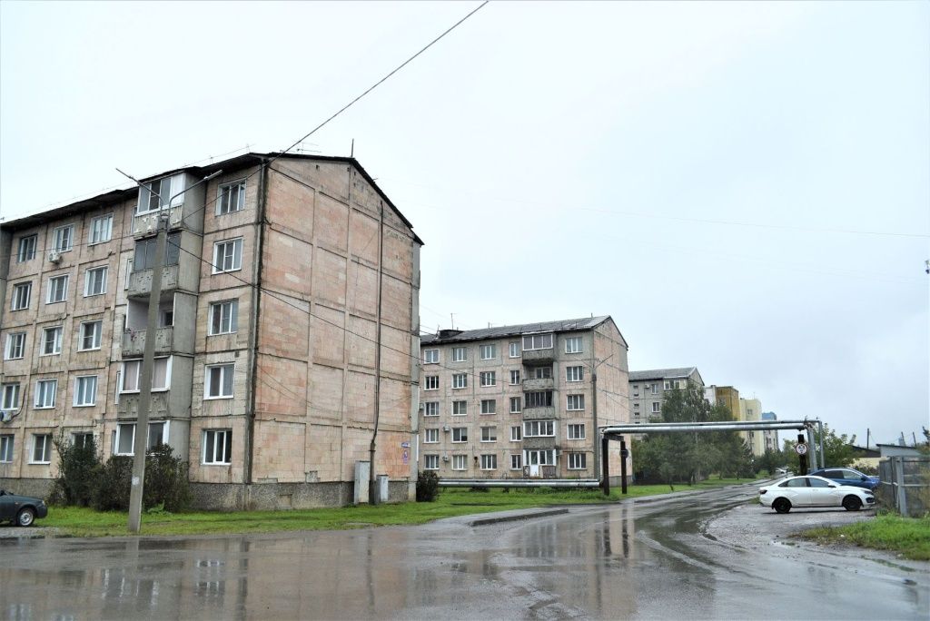 В микрорайон Ивушка входят несколько пятиэитажных жилых домов, социальные объекты