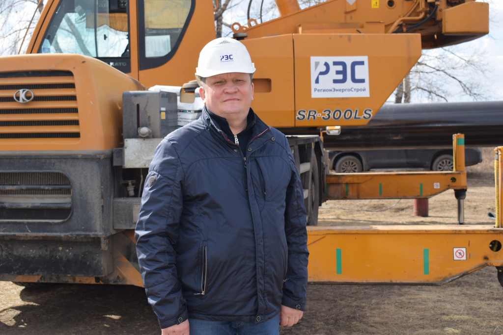 Сергей Рожнев, главный инженер компании «РегионЭнергоСтрой». Участок №3 строительства тепломагистрали из Абакана в Черногорск