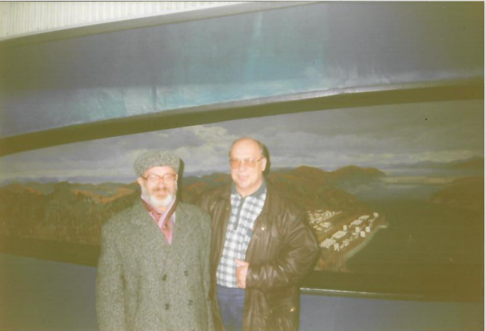 Степан Сергеевич Курников (справа) с коллегой на курсах повышения квалификации в Красноярске (фото из семейного архива)