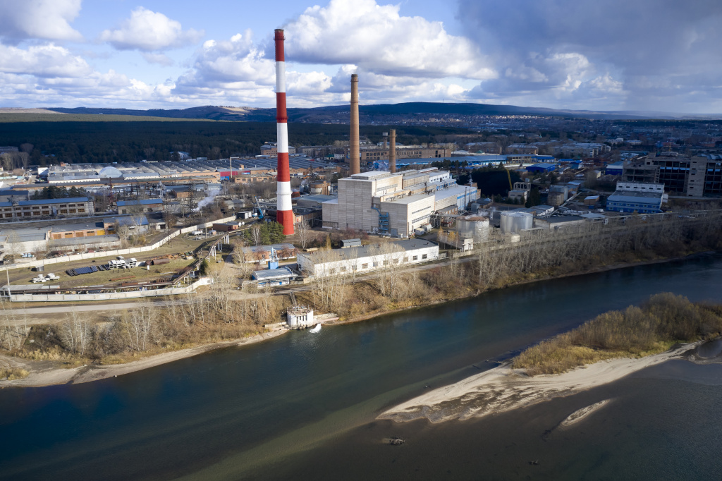 Электростанции обычно стоят рядом с реками. На фото — Канская ТЭЦ