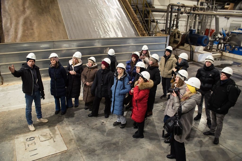 Участники акции смогли увидеть, как сырьё превращается в готовый продукт