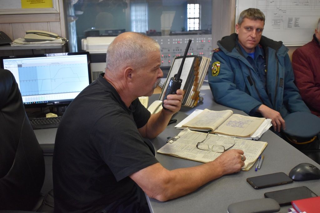 Начальник смены Бийской ТЭЦ докладывает членам КЧС и ОПБ о возникшем разливе мазута