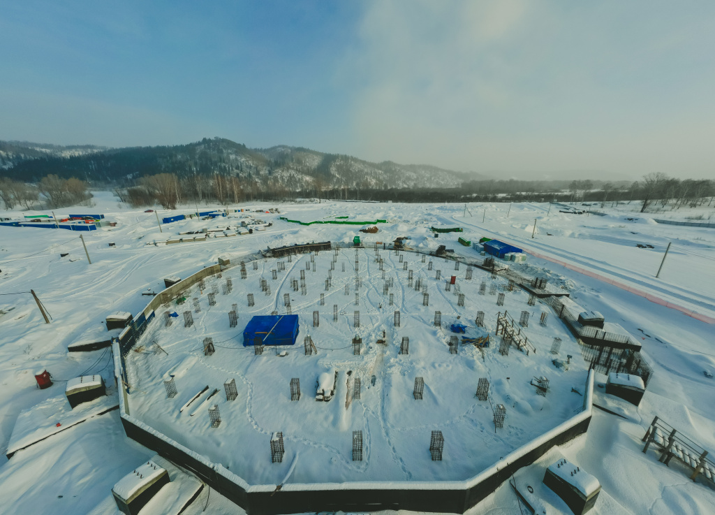 Большая стройка СГК сибирских морозов не боится — утепляется по погоде  