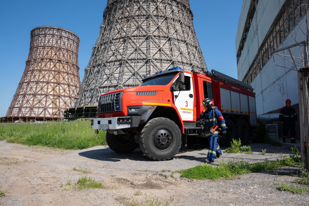 Автоцистерна на пожарном пирсе