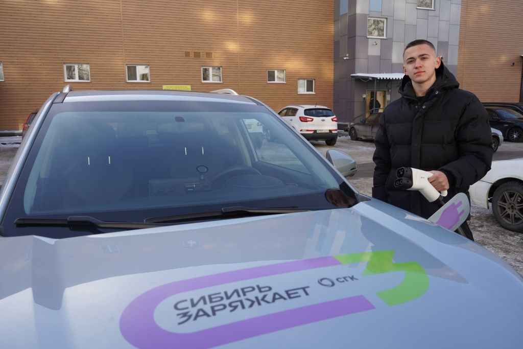 На электромобиле &laquo;Москвич&raquo; по Кемерову передвигаются сотрудники службы охраны труда и производственного контроля КТСК