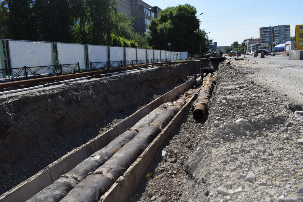 Реконструкция тепловой магистрали в Абакане на улице Тельмана началась с замены участка, который прошел под проезжей частью