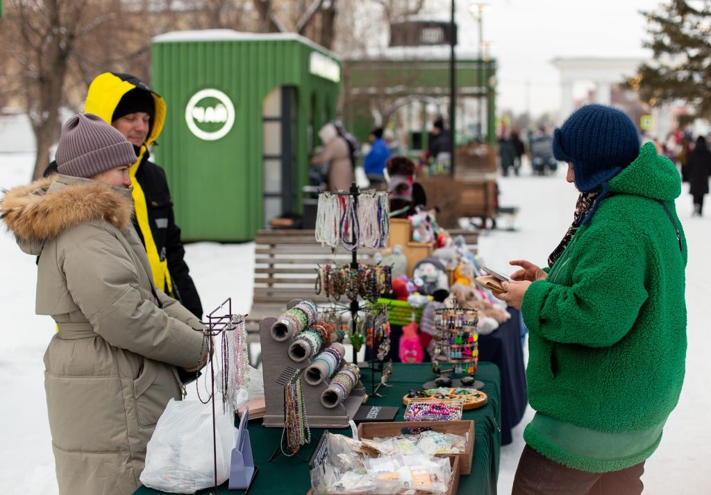 Большим интересом на мероприятии пользовалась ярмарка ремесленников