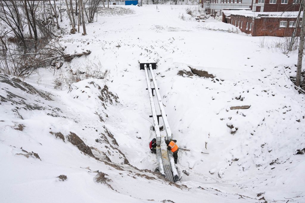Теплосеть проходит в том числе под железной дорогой