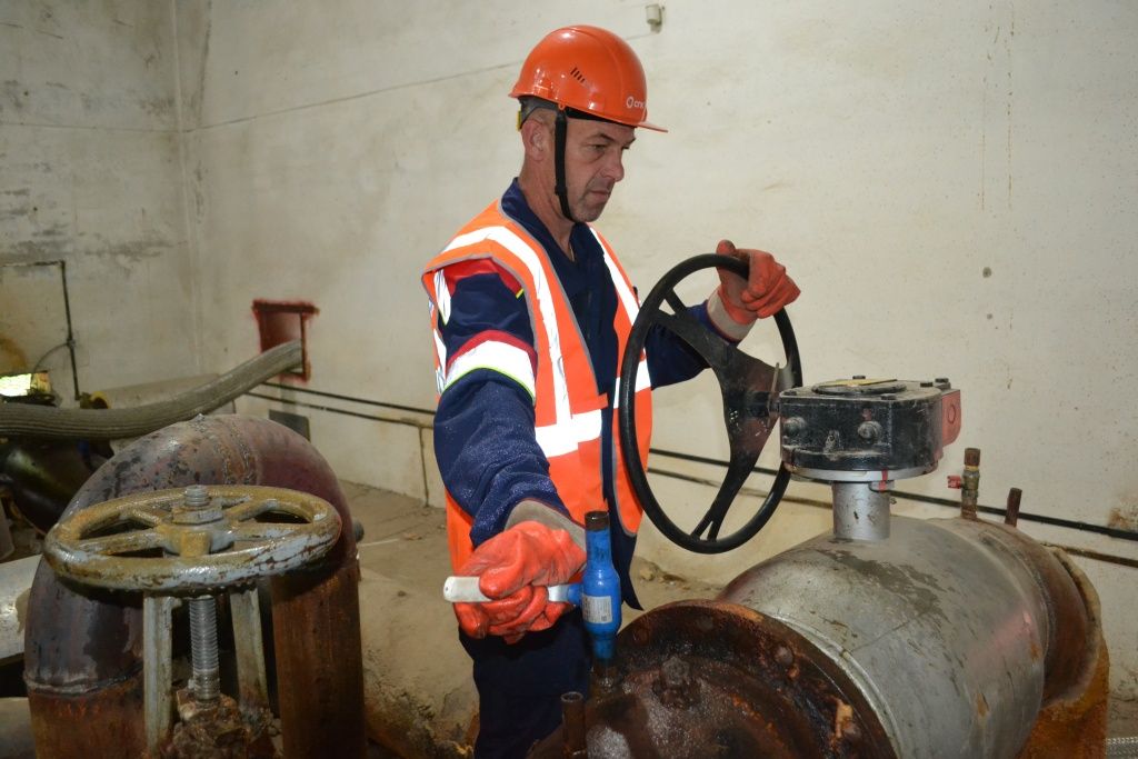 Энергетики Центрального сетевого района проводят гидравлические испытания в барнаульском посёлке Южный