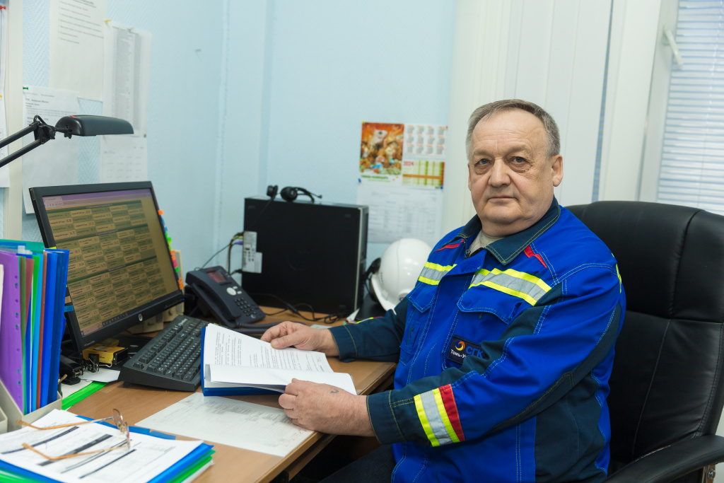 Сейчас Александр Степанов работает в службе охраны труда и производственного контроля старшим инспектором