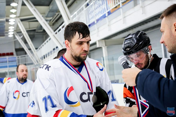 Нападение vs защита: хоккеисты СГК вышли в финал Кубка новосибирской лиги