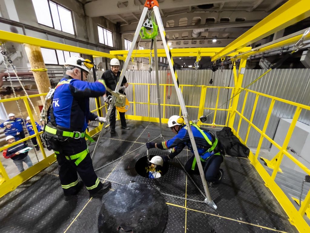 В 2022 году СГК открыла на Новосибирской ТЭЦ-5 учебный полигон для отработки навыков работы на высоте