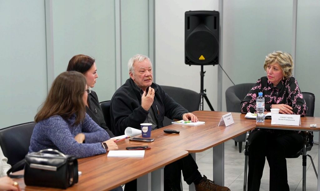 &mdash; Встречи на площадке экспертного клуба позволят жителям выстроить свою линию поведения в отношении как с ресурсоснабжающими организациями, так и управляющими компаниями, &mdash; подчеркнул эксперт рынка энергетики Сергей Бухаров