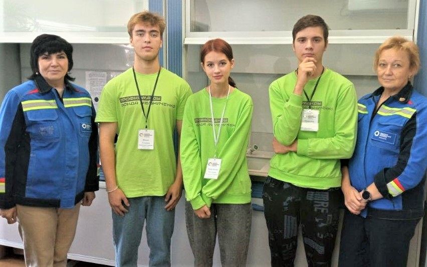 Посещение химического цеха никого не оставило равнодушным