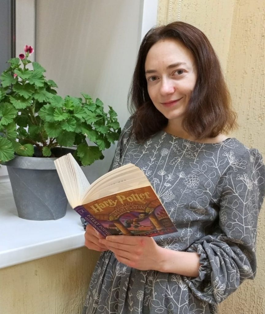 Елена Сокольских зарубежную литературу читает на языке оригинала