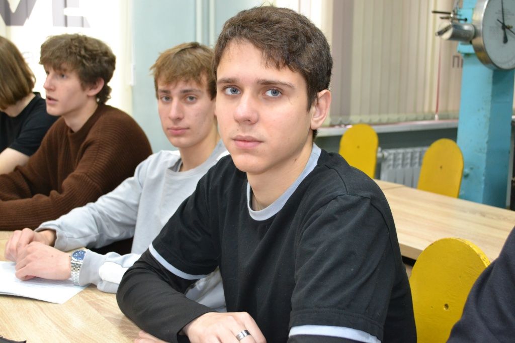 Помимо учёбы Артём Третьяков успевает заниматься в военно-патриотическом клубе &laquo;Звезда&raquo;
