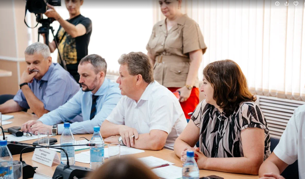 Заместитель главы Хакасии Юрий Курлаев отметил, что снижение аварийности на объектах ЖКХ в Хакасии практически на четверть &mdash; важный показатель как для властей, так и для ресурсоснабжающих предприятий