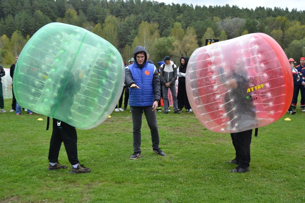 Бампербол стал самым зрелищным этапом спортивной части праздника