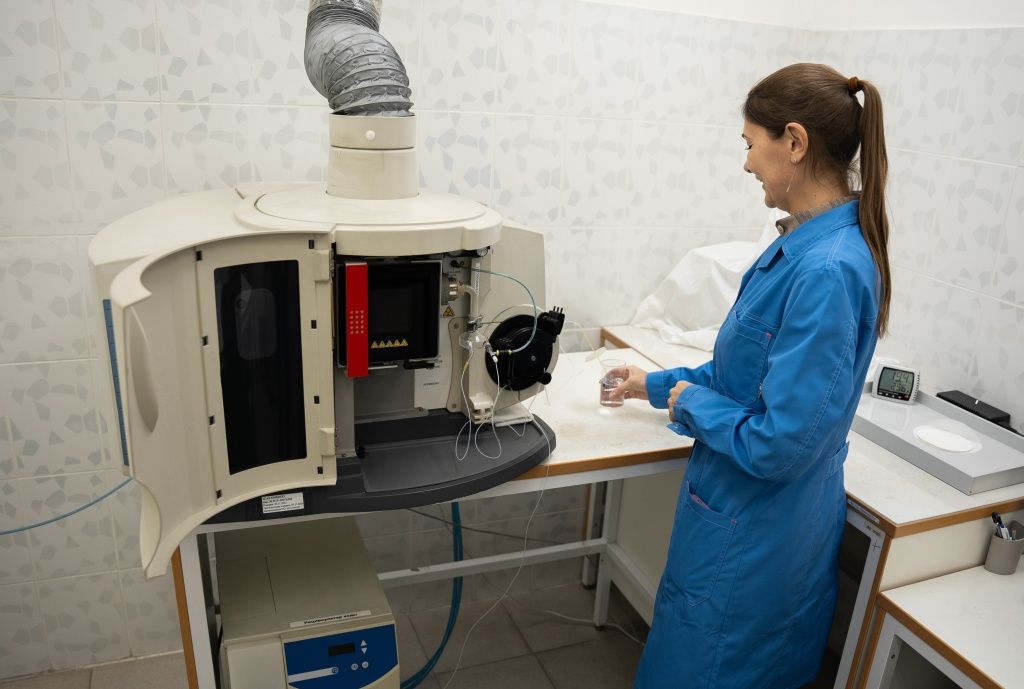 Пробы со всех станций поступают в лабораторию Пробы со всех станций поступают в лабораторию