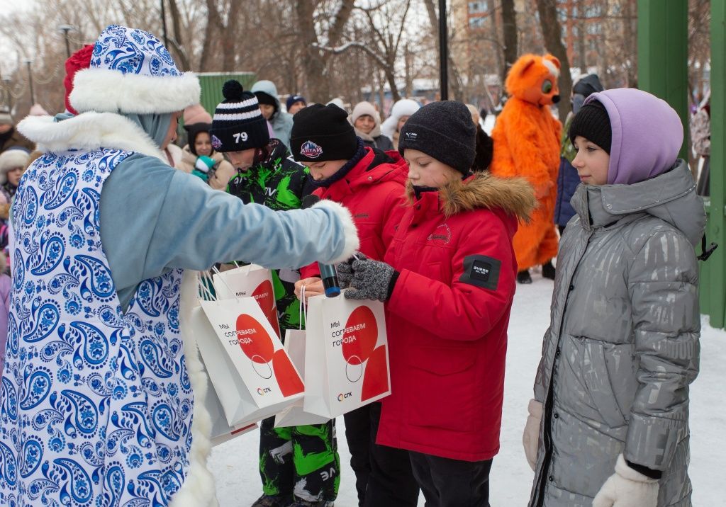 Наиболее активные участники праздника получили брендированные подарки проекта &laquo;За живое&raquo;