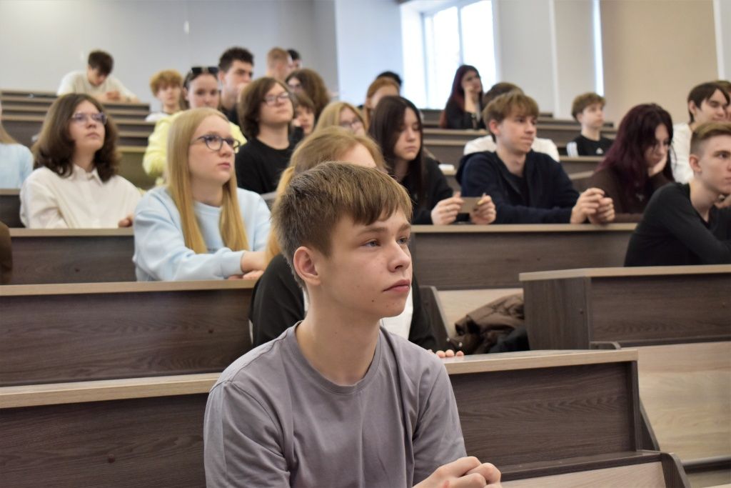 Ребята с большим интересом слушали представителей СГК и задавали вопросы, касаемые работы на энергетических объектах компании