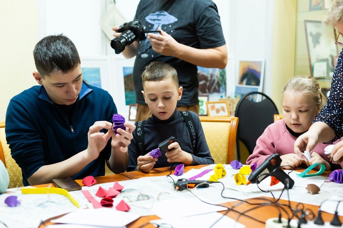 Юные красноярцы стали участниками социального проекта СГК «Поделись теплом»