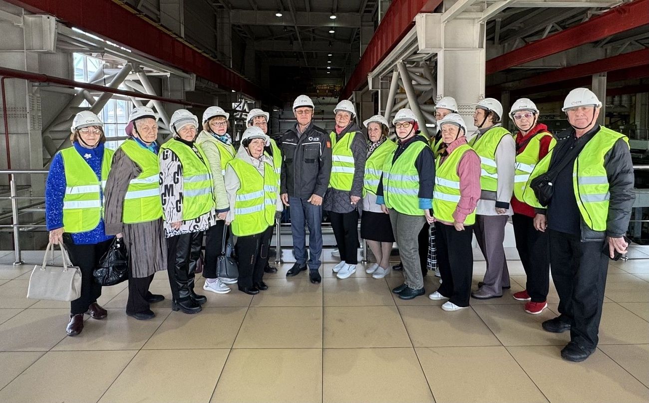 «Где у вас отдел кадров?»: ветераны труда побывали на ГТЭС «Новокузнецкая»