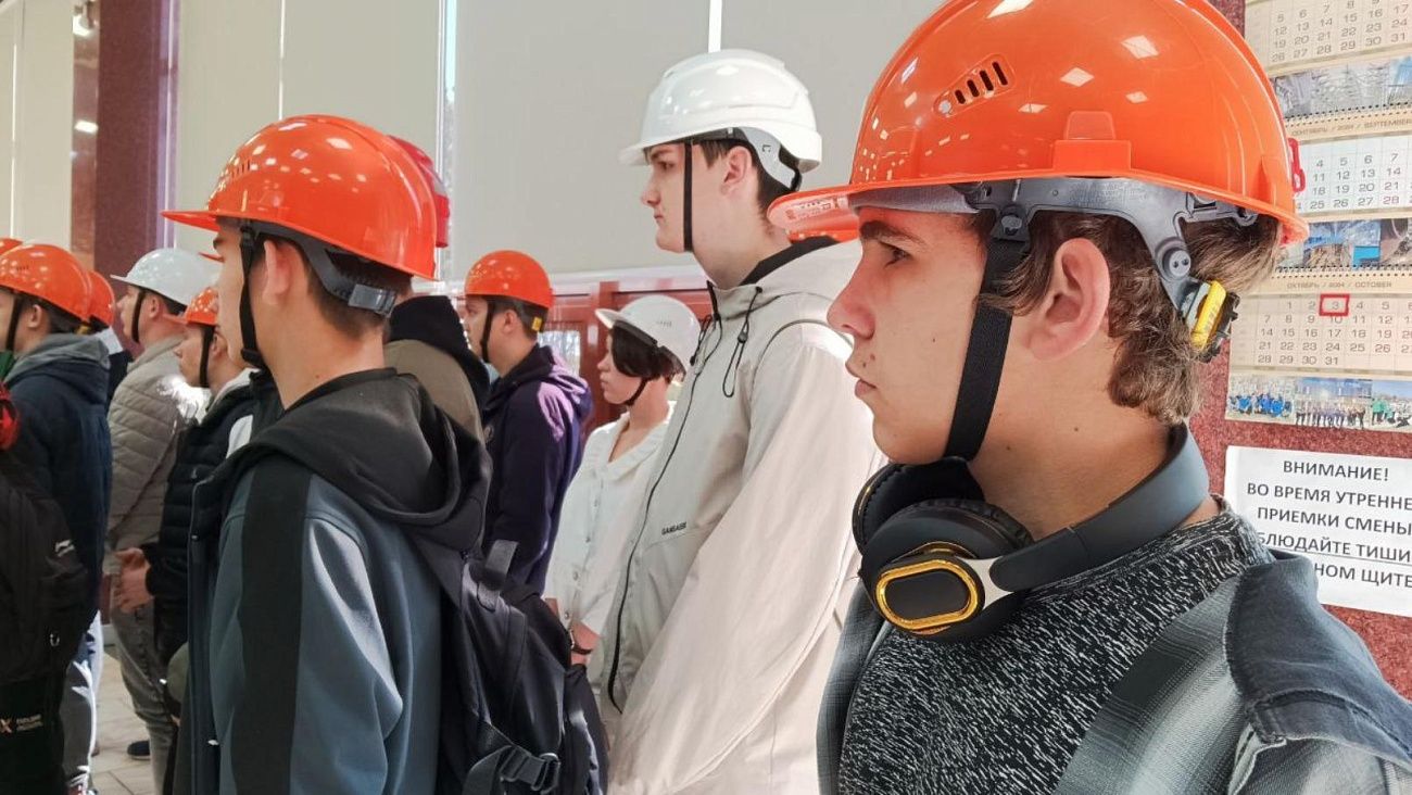 Шагаем по профилю: энергетики Лучегорска провели профориентацию студентов