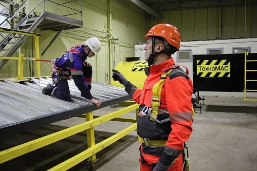 Надёжность и защита: на Приморской ГРЭС открыли учебно-тренировочный полигон для работы на высоте