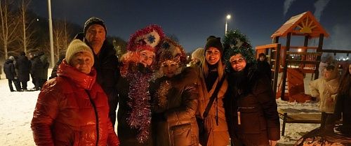 Теплый подарок: СГК провела праздник для жителей мкрн. Верхняя Базаиха в Красноярске