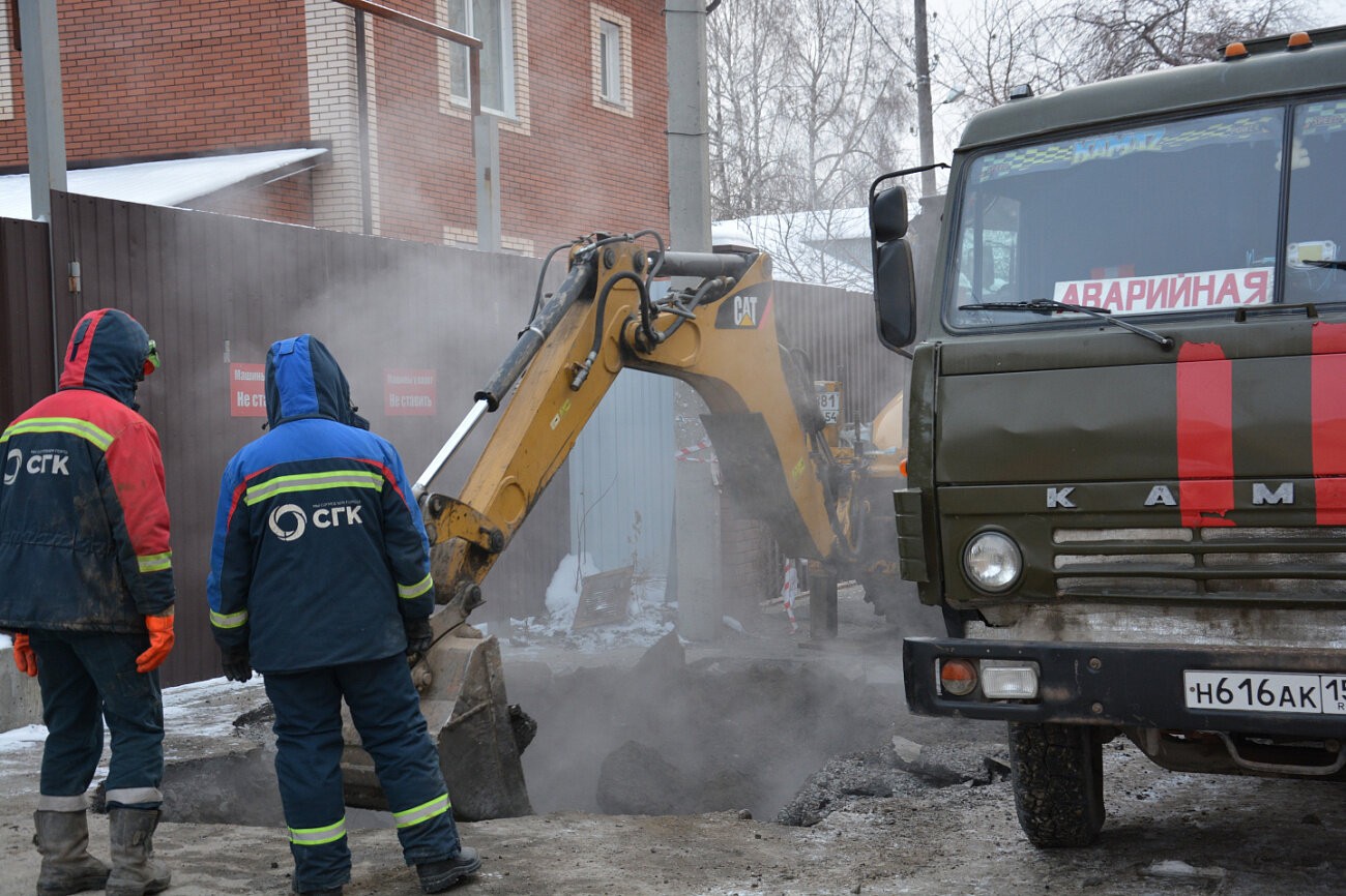 В Новосибирске СГК устраняет дефекты на трех крупных участках теплосетей