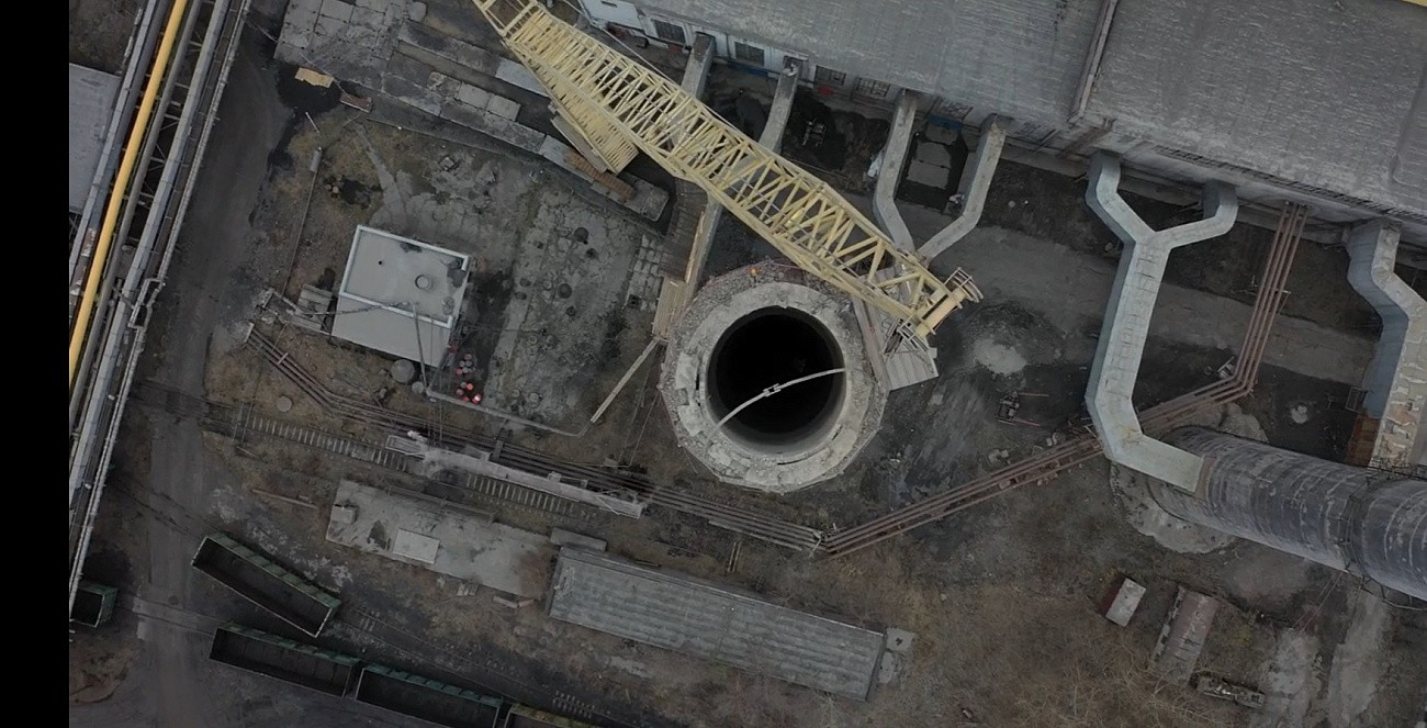 Как идет реконструкция дымовой трубы на Кузнецкой ТЭЦ 
