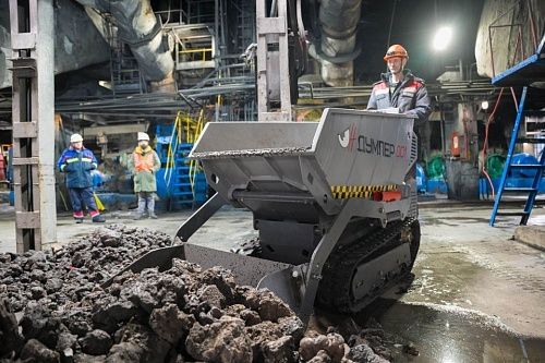 Думпер в деле: на Новосибирской ТЭЦ-2 провели тест-драйв мини-самосвала