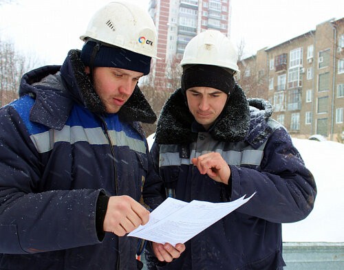 Работали даже в минус 36 °С. В Новокузнецке завершен сложный ремонт теплотрассы в центре города