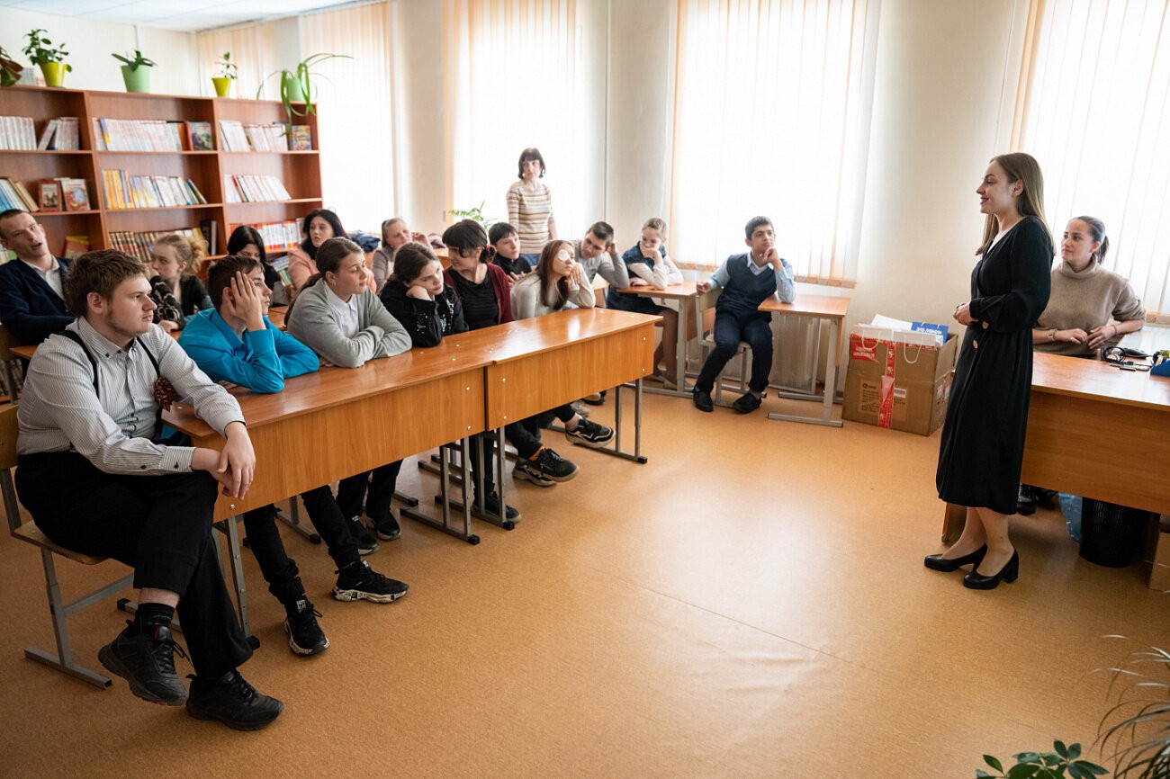 Сотрудники СГК провели уроки по безопасности в коррекционной школе в Новосибирске