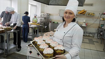 Проект «Поделись теплом» 2017: пасхальные куличи - в подарок красноярцам