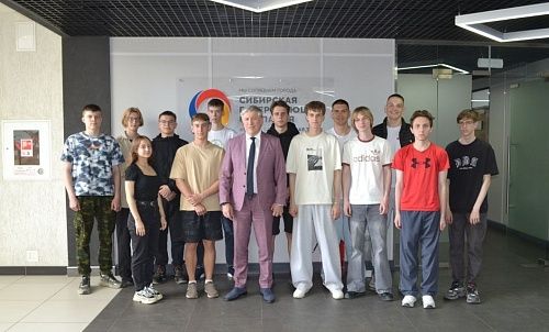 Будущие энергетики встретились с генеральным директором «СГК-Алтай»