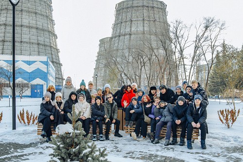 Примерить профессию энергетика: на Барнаульской ТЭЦ-3 состоялась экскурсия для школьников