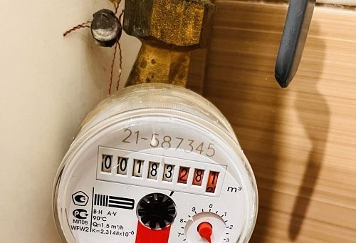 Нас спрашивают: Что делать, если сорвали пломбу на счетчике и чем это грозит? 