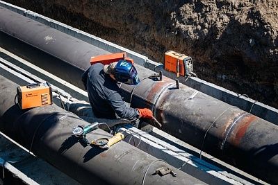 «Фабрика идей СГК»: Барнаульский конструктор предложил эффективный способ ускорить сварку трубопроводов