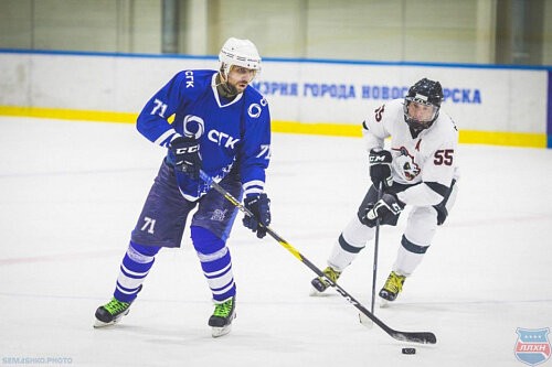 Нападение vs защита: хоккеисты СГК вышли в финал Кубка новосибирской лиги