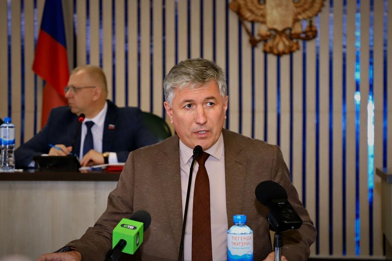 Руководитель алтайского филиала СГК Игорь Лузанов доложил депутатам Бийска о готовности города к отопительному сезону 