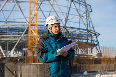 Панцирь для башни: на Томь-Усинской ГРЭС началась обшивка градирни №1