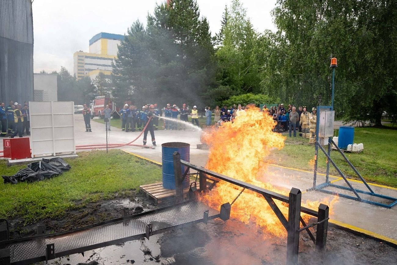 Новосибирские теплоэнергетики проверили навыки борьбы с огнем