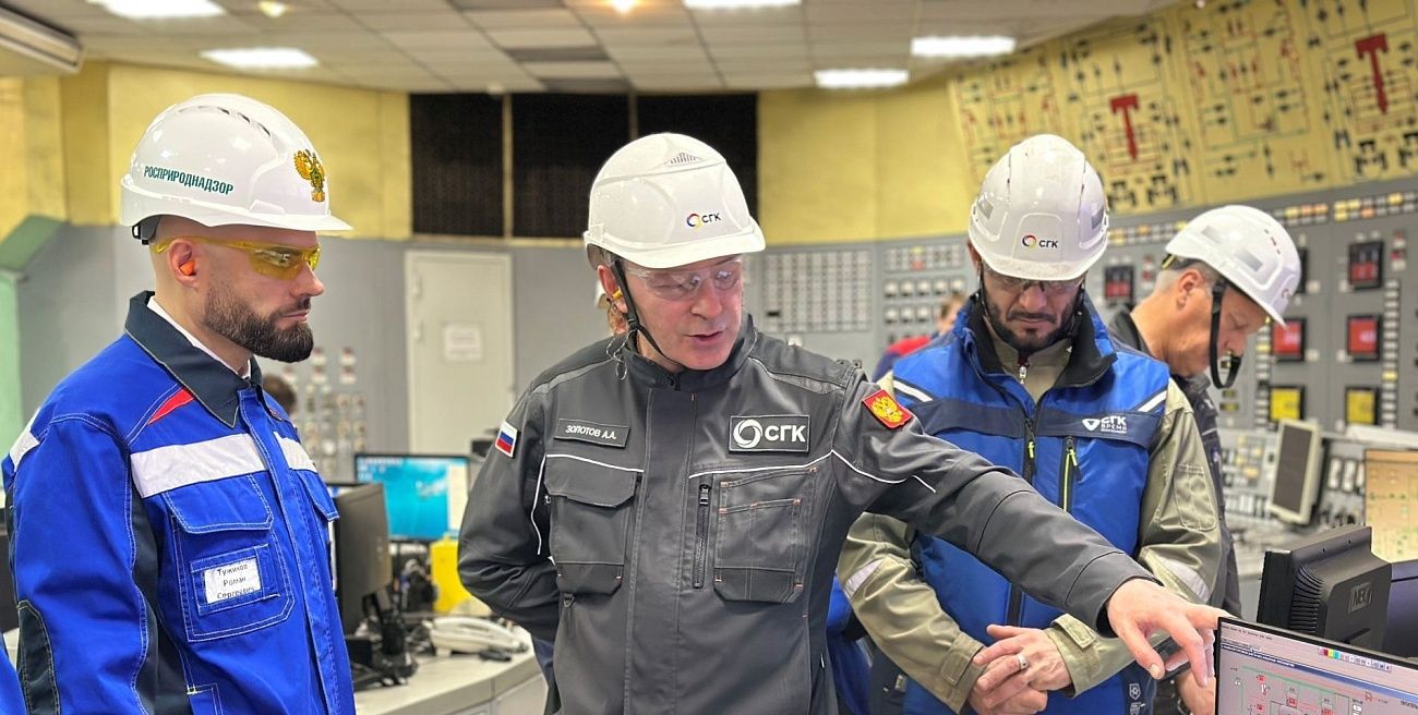 Руководитель Уральского управления Росприроднадзора Роман Тужиков посетил Рефтинскую ГРЭС