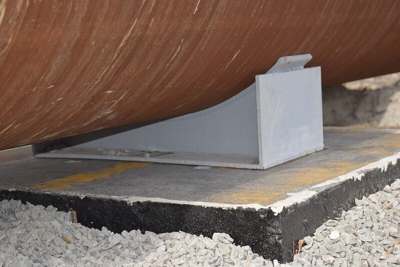 На заливку фундамента одной опоры требуется от 5 до 15 кубометров бетона