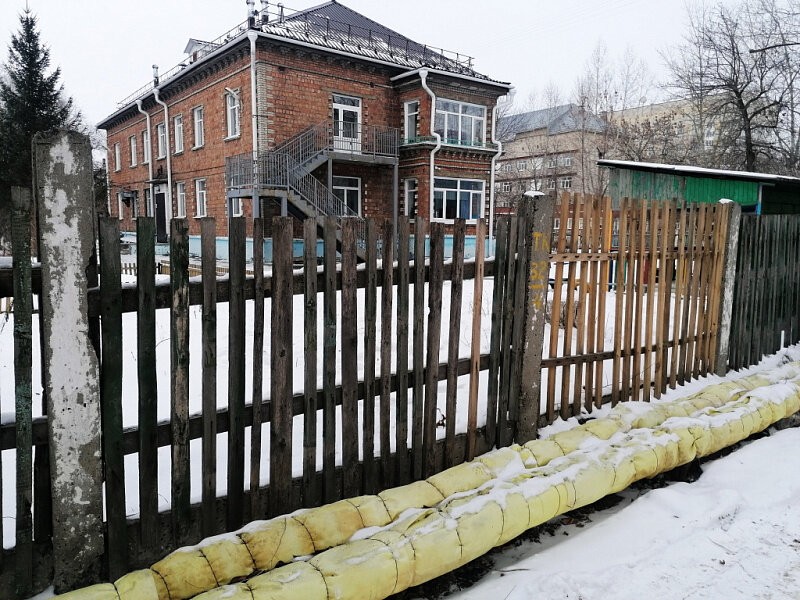 Общественники Бийска проверили, как СГК наносит изоляцию на теплотрассы 