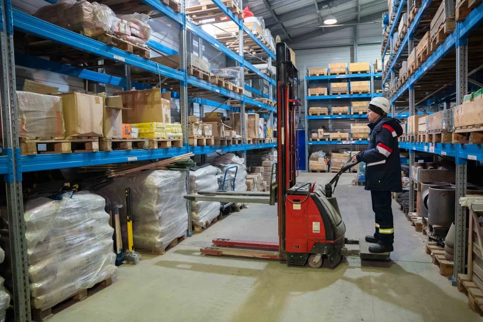 Много «умных»: СГК начала получать трубы для теплосетей в Новосибирске