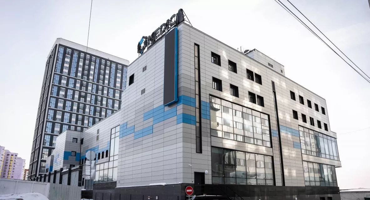 Минус долгострой: в Новосибирске к теплу подключили новую клинику